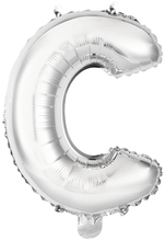 Písmena C stříbrné foliové balónky 29,5 cm x 40 cm